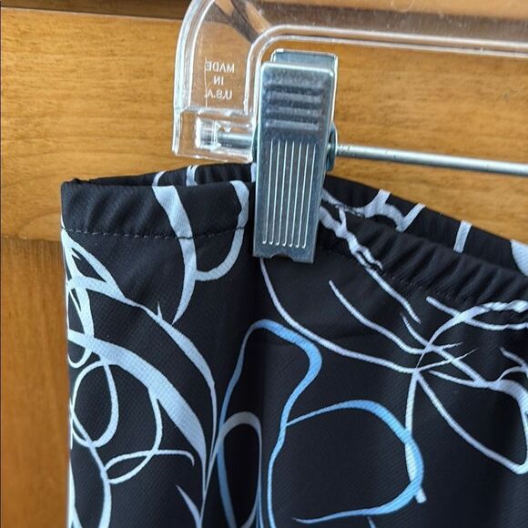 Asymmetrical Blue and Black Ruffled Short Sleeve Blouse - Picture 3 of 9